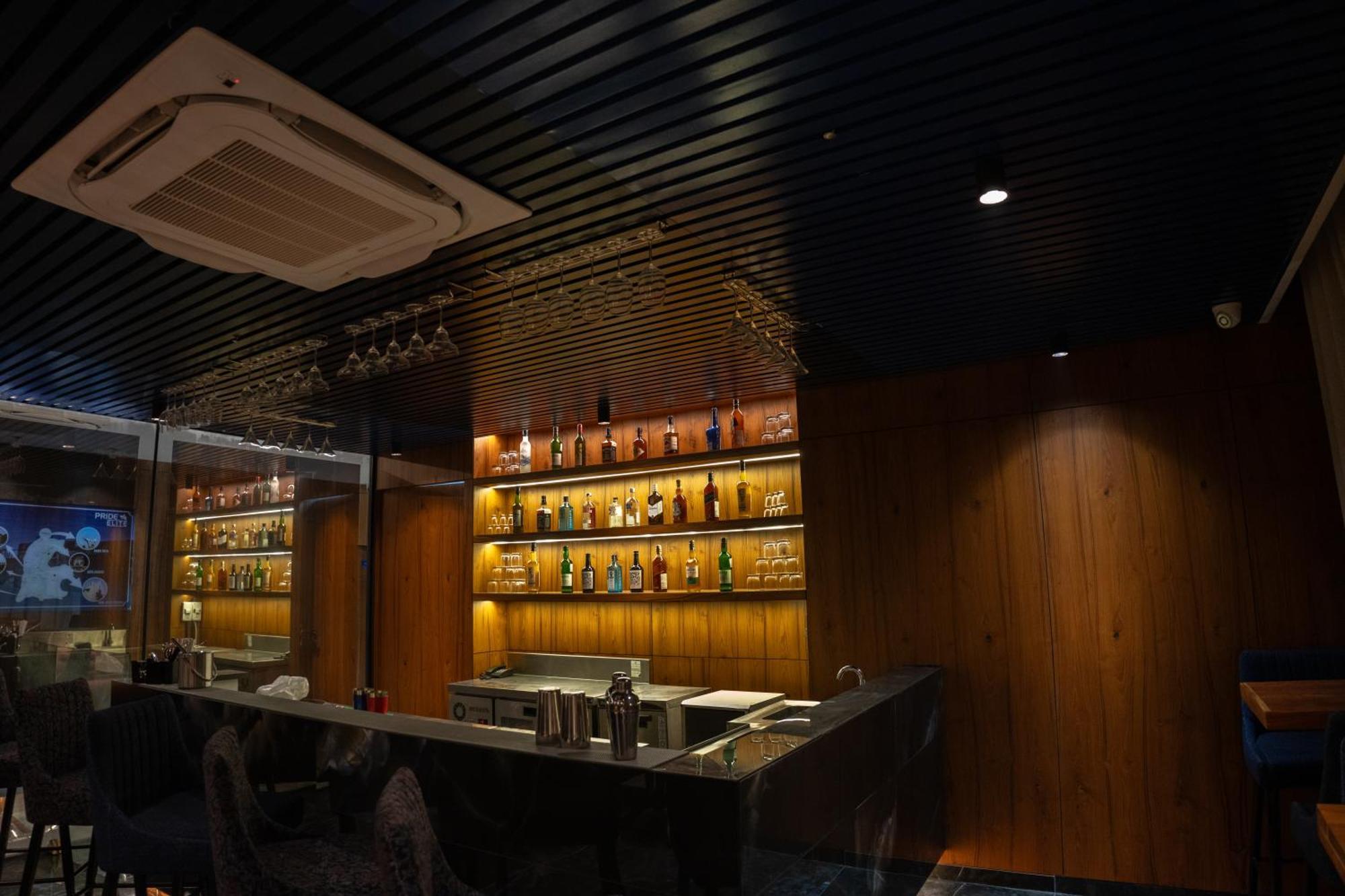 Pride Elite, Daman Otel Dış mekan fotoğraf