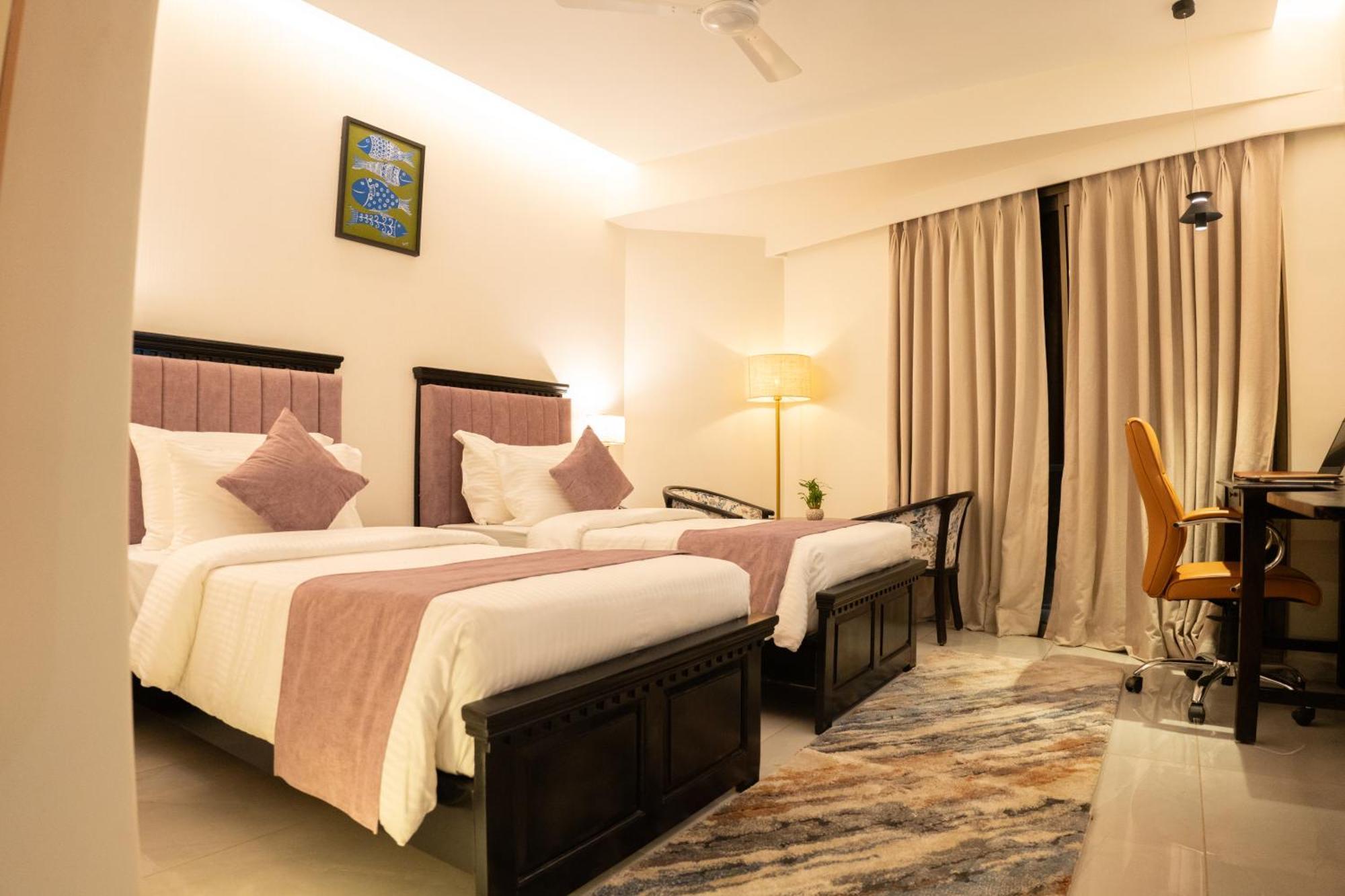 Pride Elite, Daman Otel Dış mekan fotoğraf
