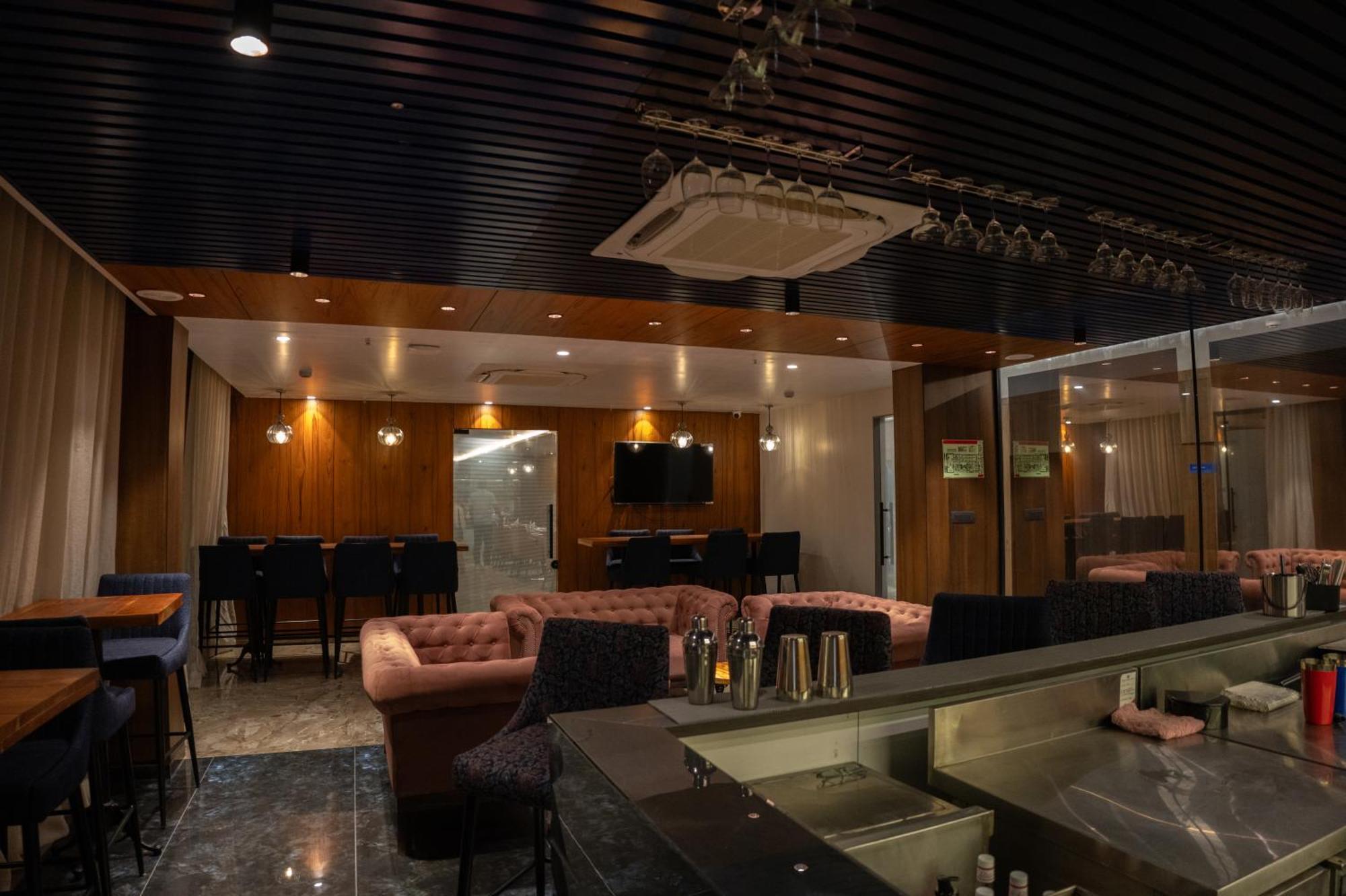 Pride Elite, Daman Otel Dış mekan fotoğraf