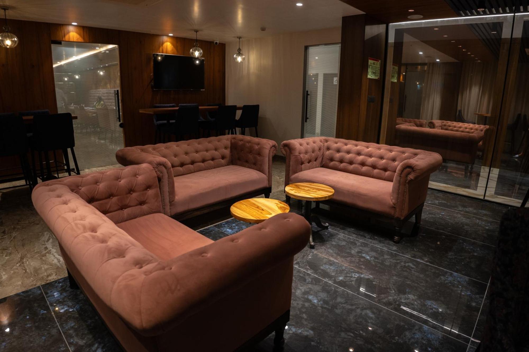 Pride Elite, Daman Otel Dış mekan fotoğraf