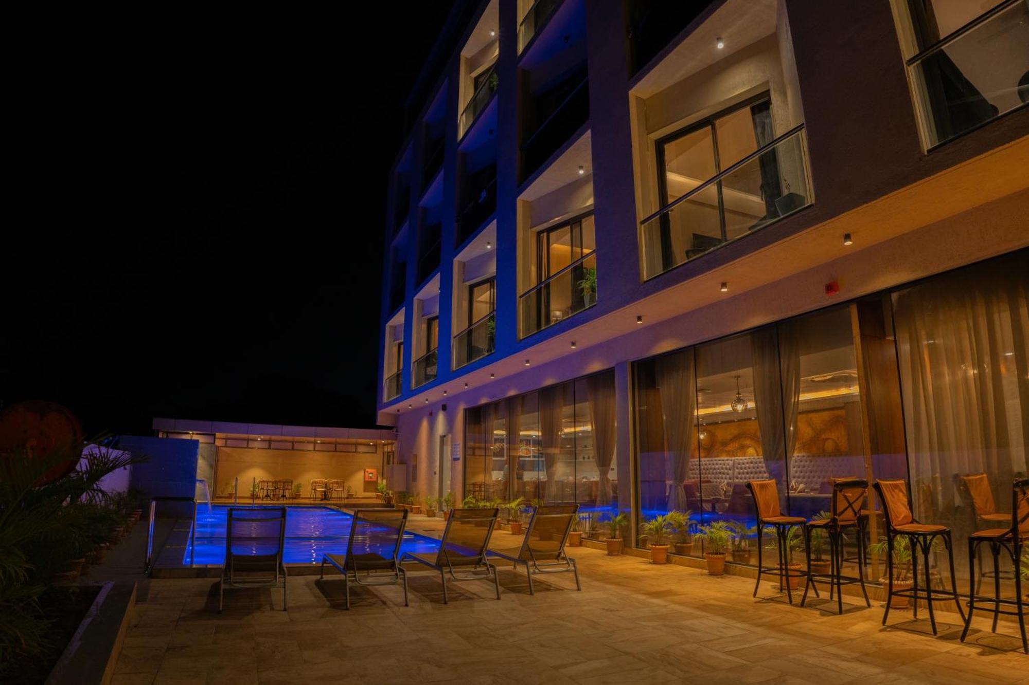 Pride Elite, Daman Otel Dış mekan fotoğraf