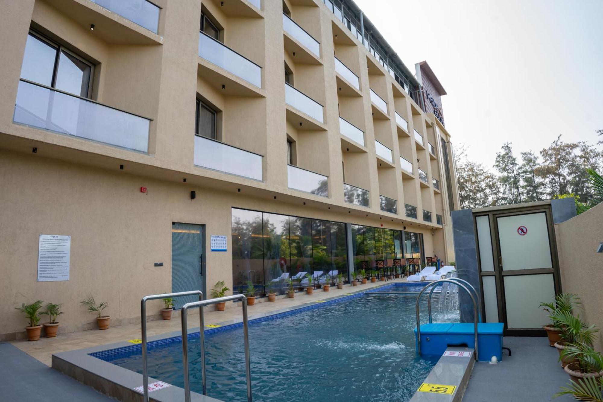 Pride Elite, Daman Otel Dış mekan fotoğraf