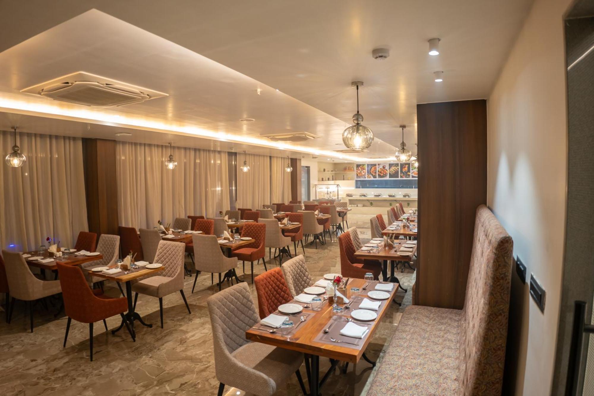 Pride Elite, Daman Otel Dış mekan fotoğraf