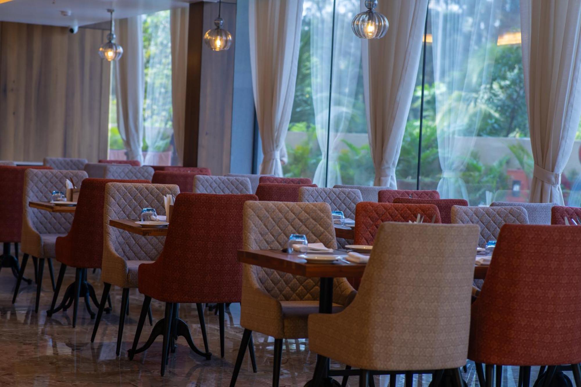 Pride Elite, Daman Otel Dış mekan fotoğraf