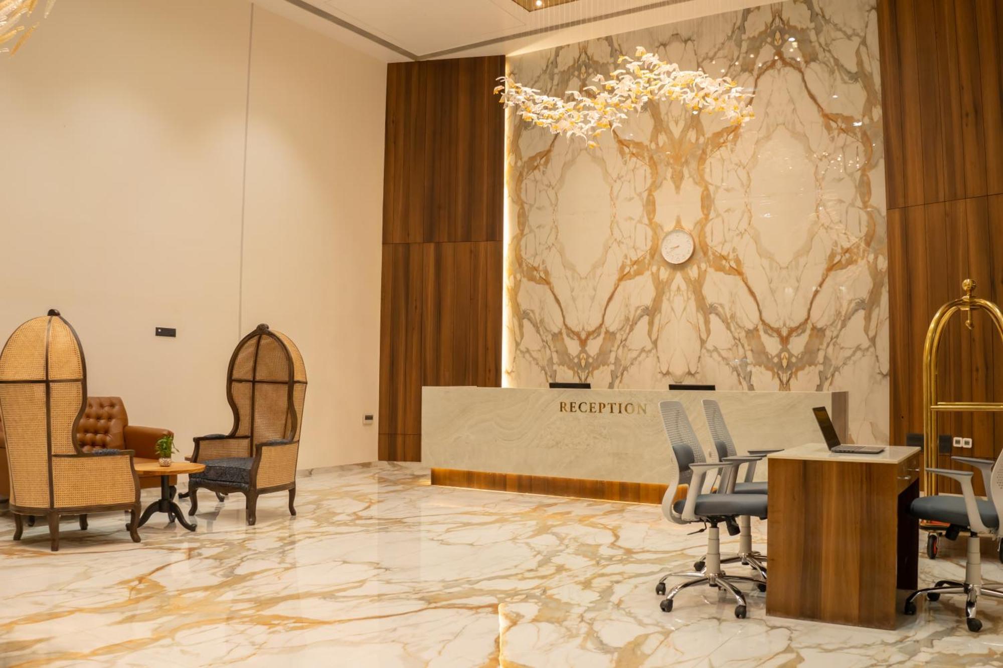 Pride Elite, Daman Otel Dış mekan fotoğraf