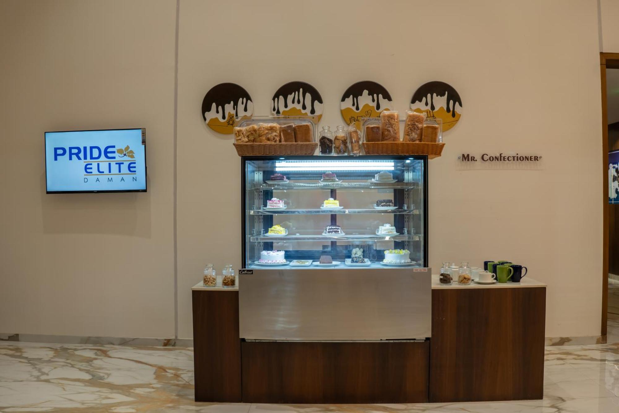 Pride Elite, Daman Otel Dış mekan fotoğraf
